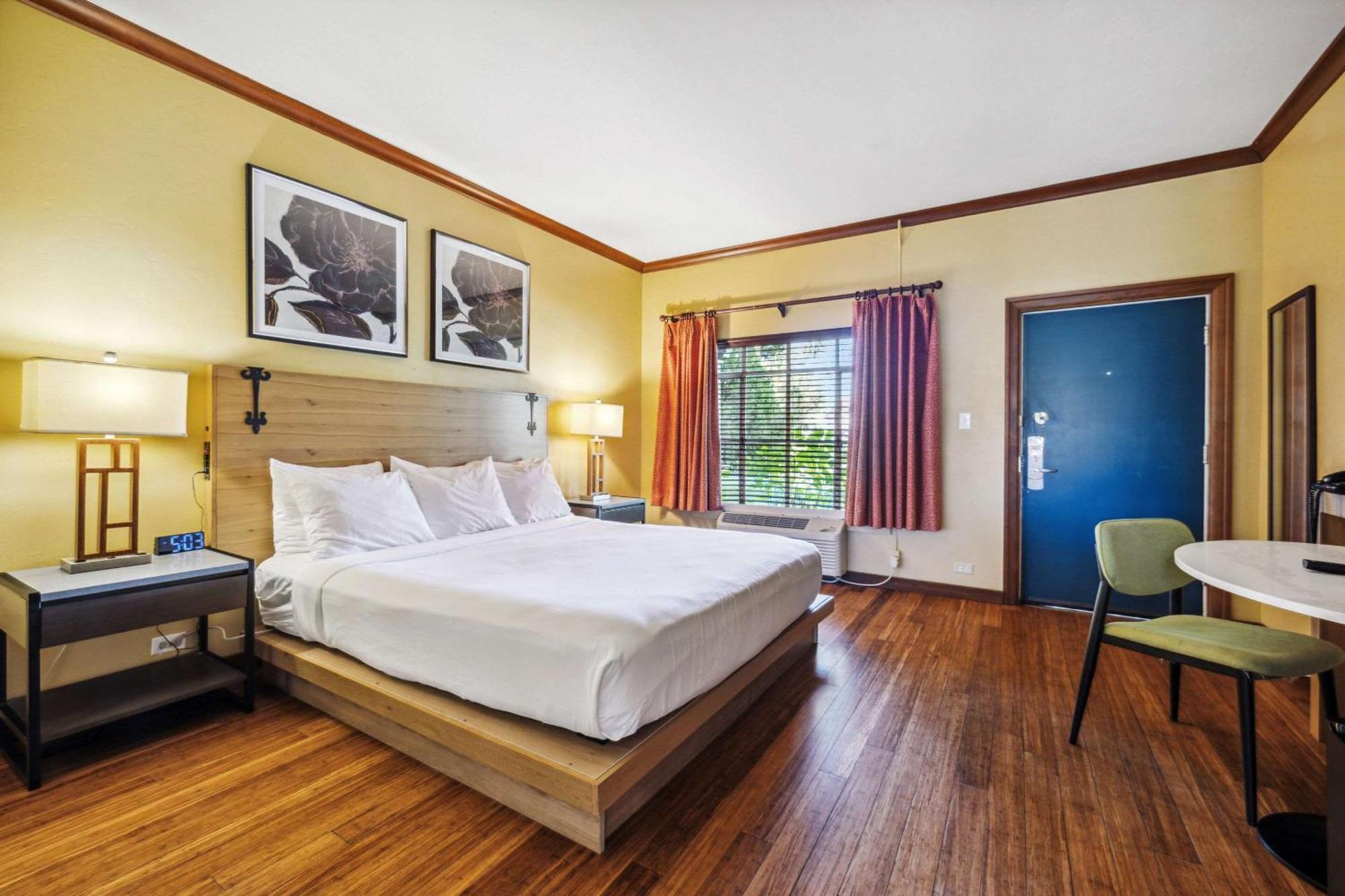 Inn Marin And Suites, Ascend Hotel Collection Новато Екстериор снимка