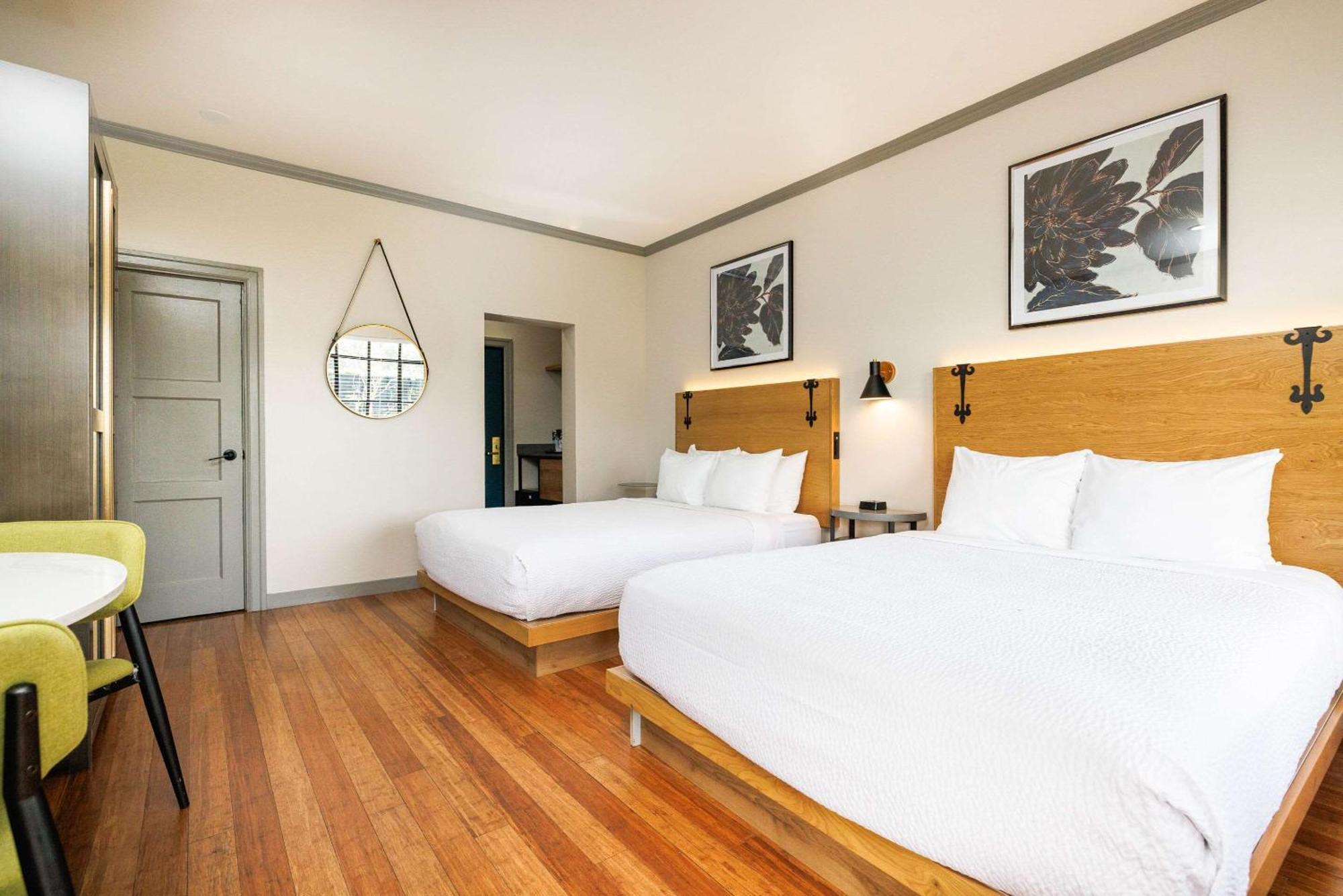 Inn Marin And Suites, Ascend Hotel Collection Новато Екстериор снимка