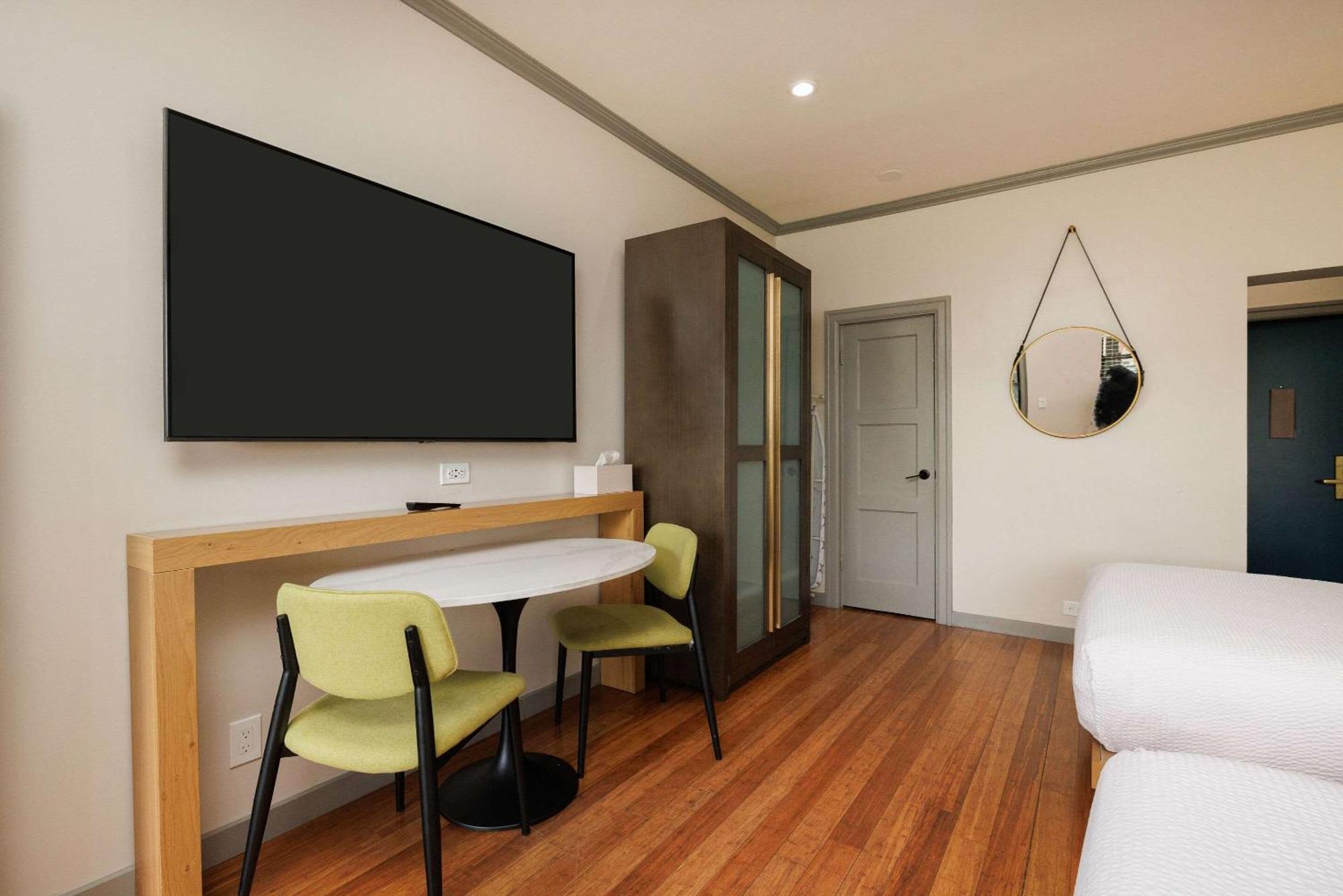 Inn Marin And Suites, Ascend Hotel Collection Новато Екстериор снимка